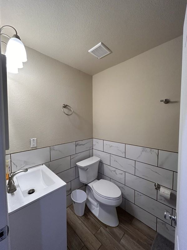 710 La Vega St - Photo 7 of 18