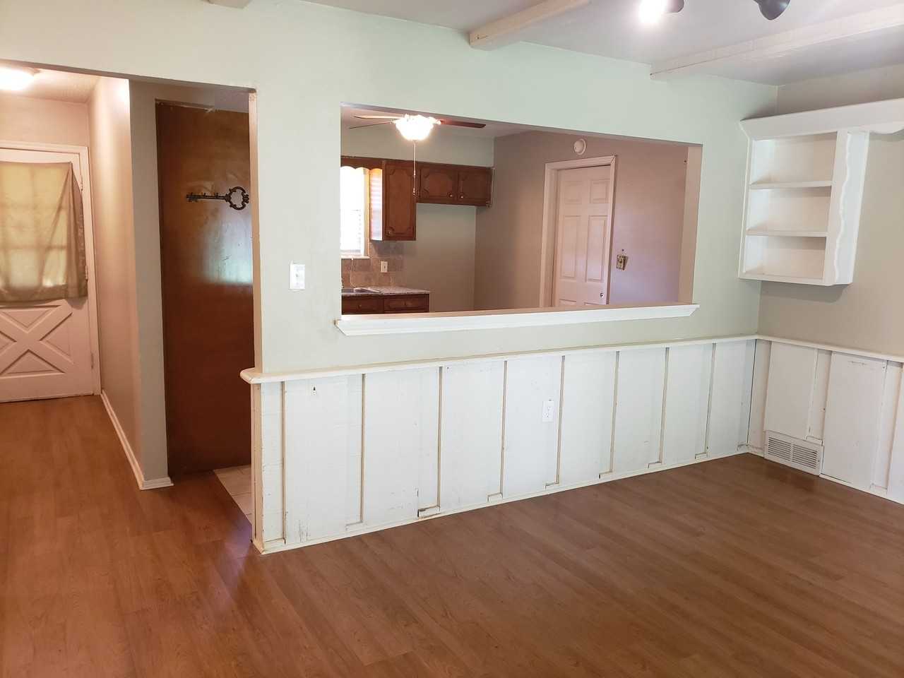 652 Lotus Ave - Photo 4 of 12