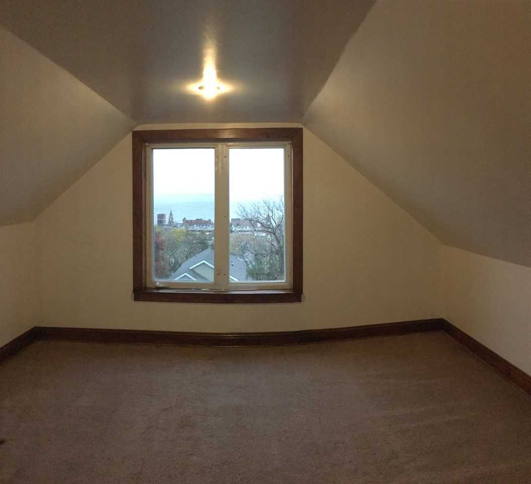 309 1/2 E 7th St #2 - Photo 7 of 9