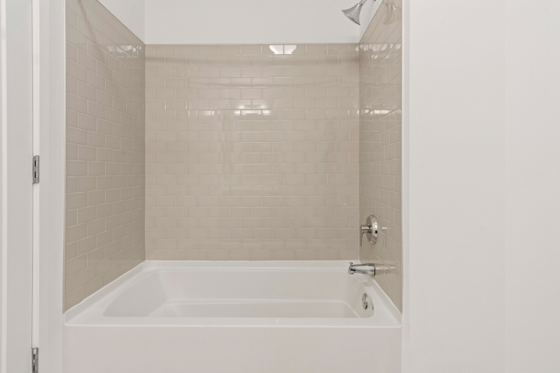 325 W Wolf Point Plz - Photo 3 of 17