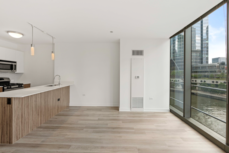 325 W Wolf Point Plz - Photo 7 of 17
