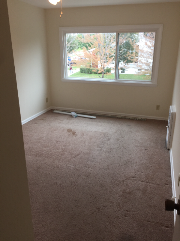 1585 Highland Pkwy #203 - Photo 4 of 8