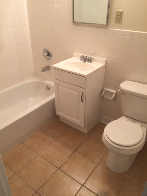 1585 Highland Pkwy #203 - Photo 6 of 8