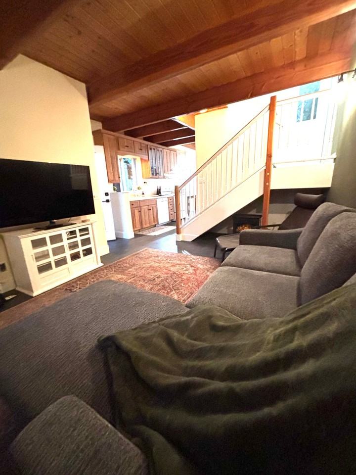 210 Orem St - Photo 5 of 20