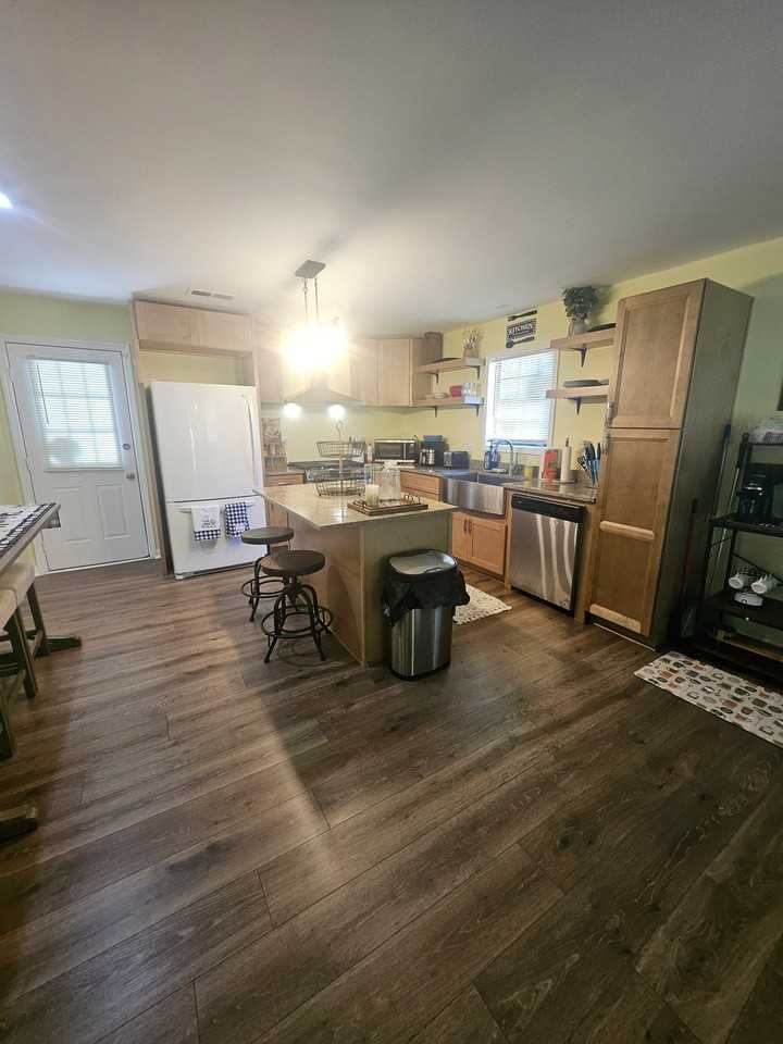 5 N Allen Rd Se - Photo 2 of 9