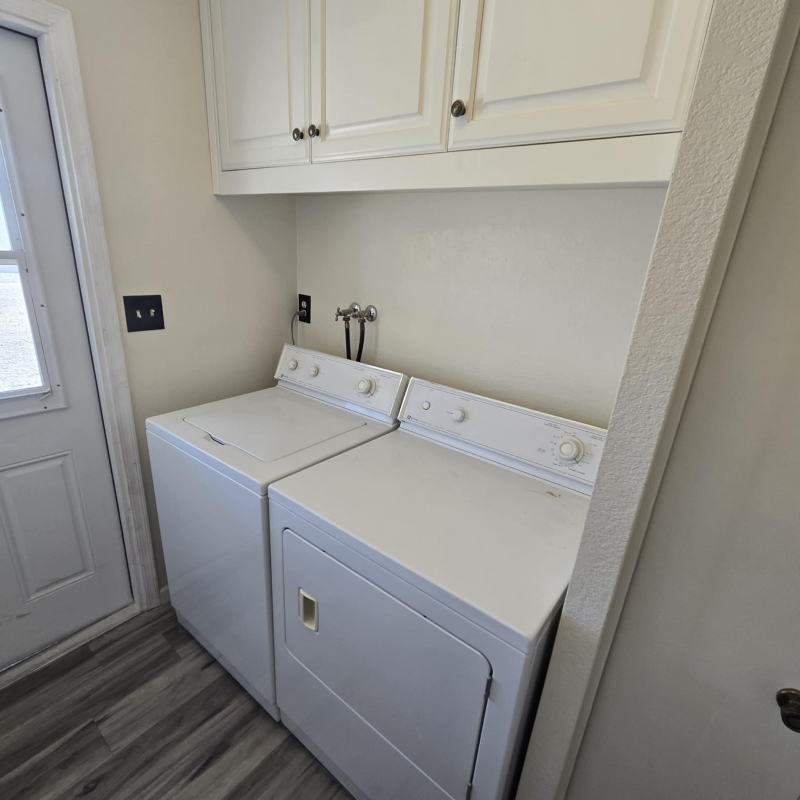 10521 W Loma Ln - Photo 4 of 28