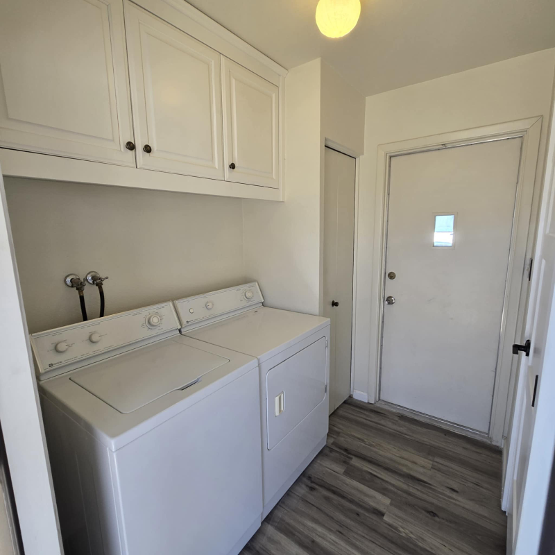 10521 W Loma Ln - Photo 6 of 28