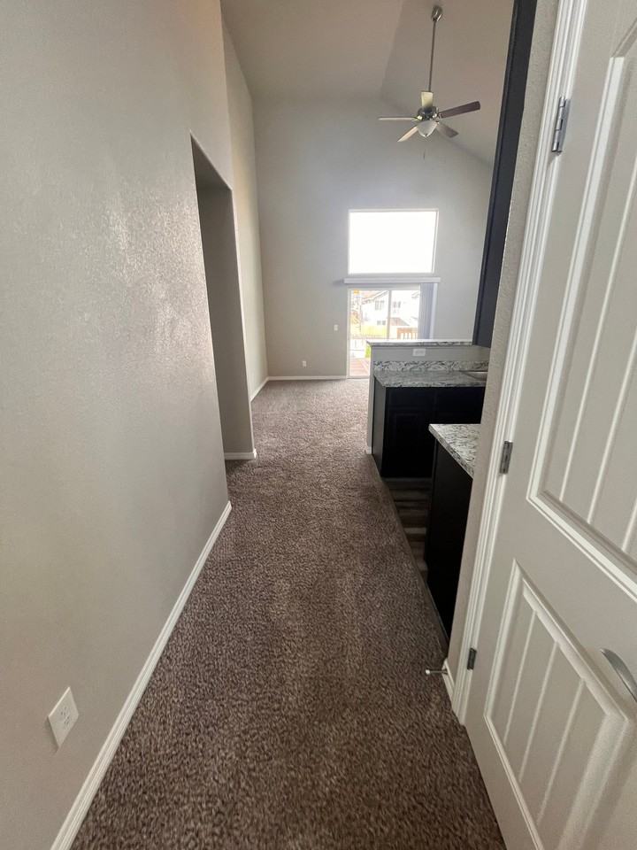 6452 Vedder Dr - Photo 2 of 33