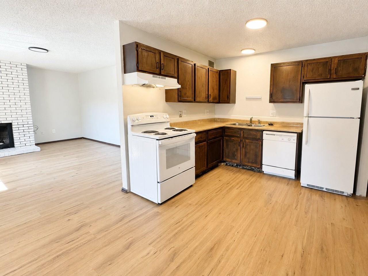 139 Juniper Pl #D - Photo 5 of 16