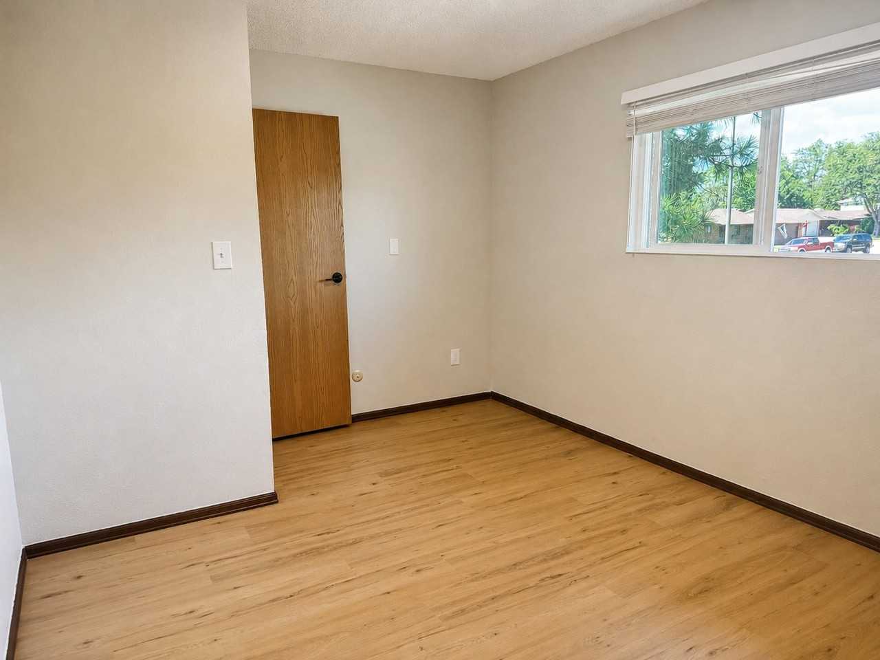 139 Juniper Pl #D - Photo 7 of 16