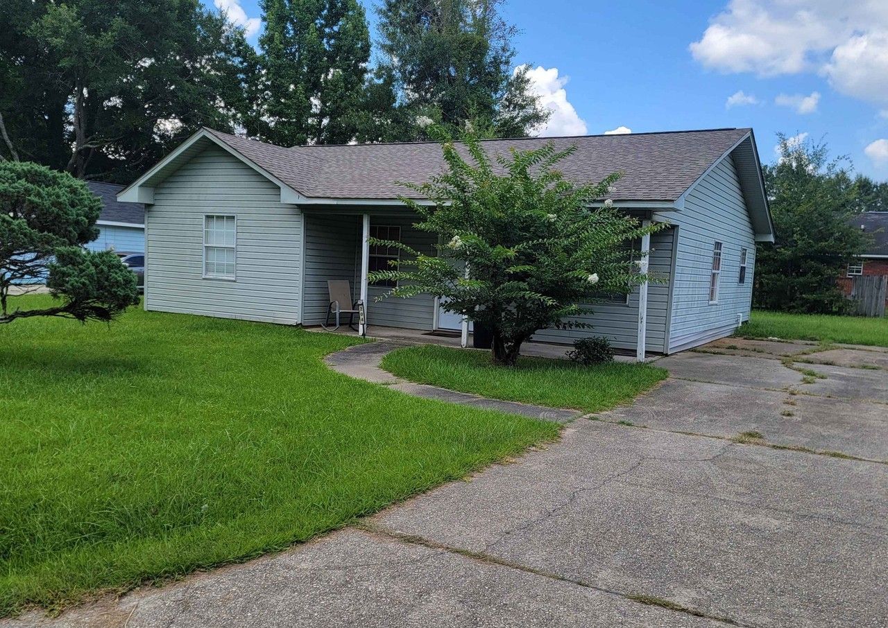 204 Reca St - Photo 2 of 18