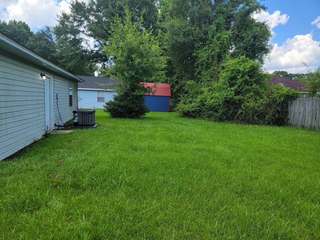 204 Reca St - Photo 5 of 18