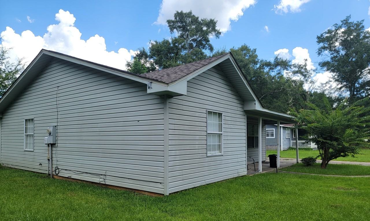 204 Reca St - Photo 7 of 18