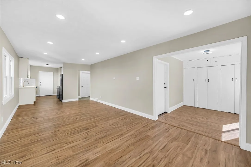 3211 W 121st St #DN - Photo 3 of 10