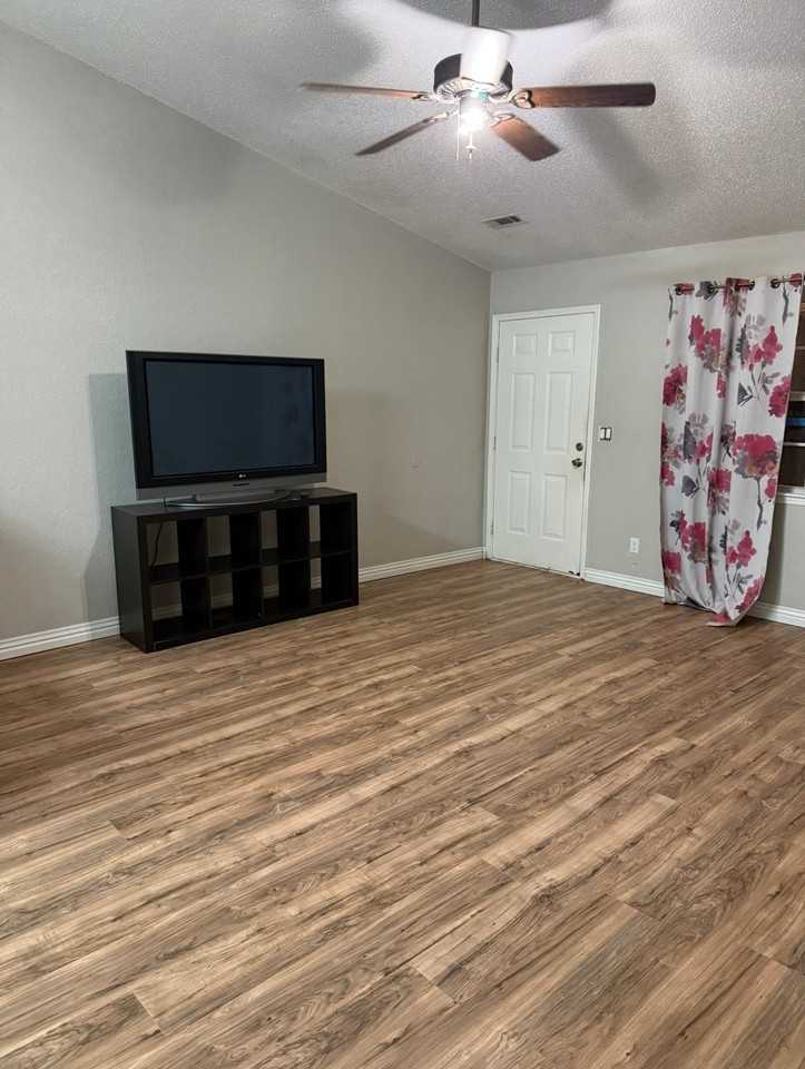 11683 Landers Rd #B - Photo 5 of 7