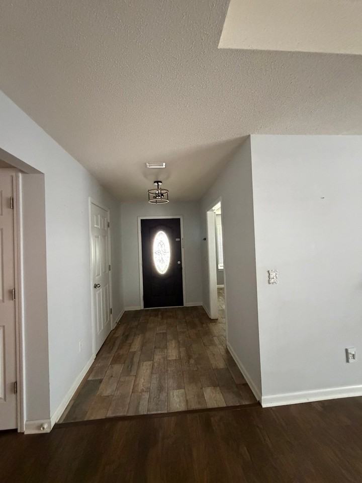109 Yuri Dr - Photo 4 of 19