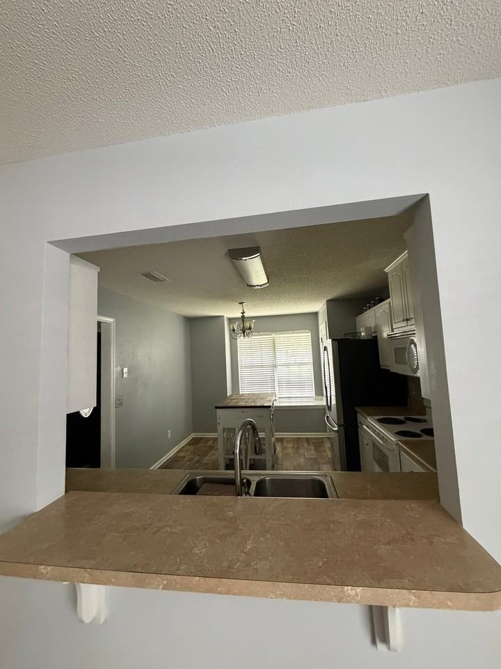109 Yuri Dr - Photo 5 of 19