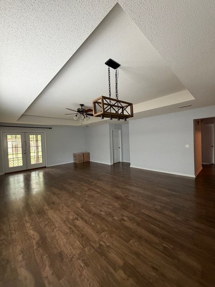 109 Yuri Dr - Photo 6 of 19