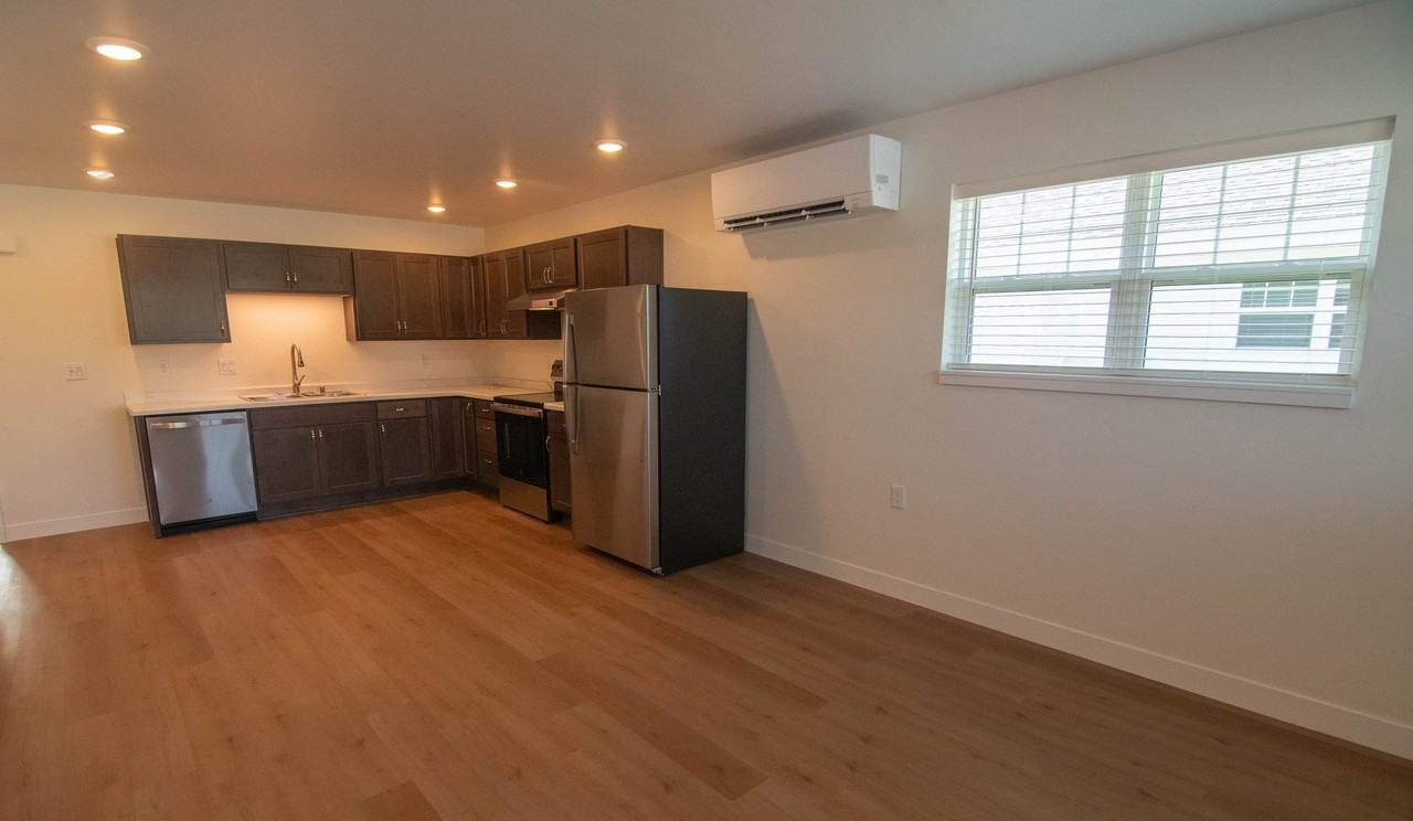 1502 Jackson St #1 - Photo 3 of 10