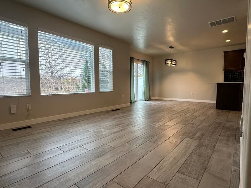 14255 S Side Hill Ln - Photo 4 of 40