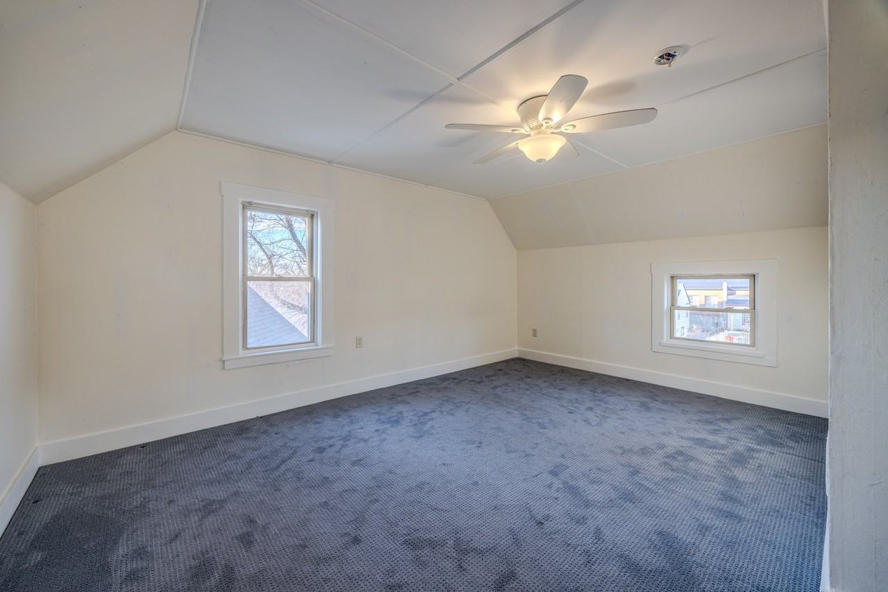 354 Union Ave #B - Photo 3 of 29