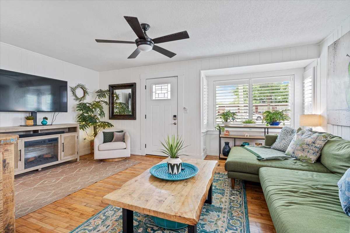 313 Quandt Ave - Photo 6 of 20