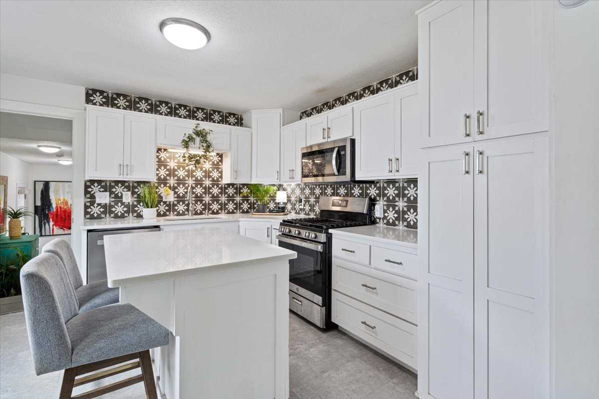 313 Quandt Ave - Photo 7 of 20