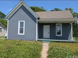 featured image of 1605 W 15th St