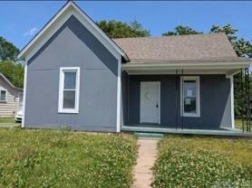 1605 W 15th St - Photo 1 of 1