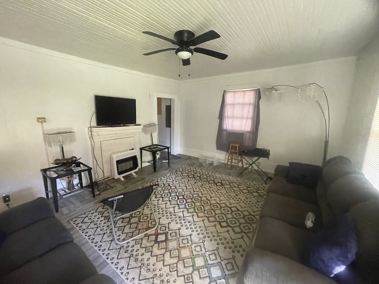 707 E Florida St - Photo 3 of 10
