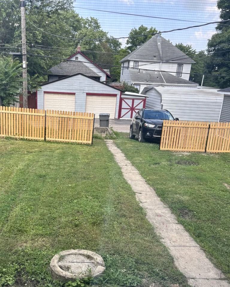 2145 Singleton St - Photo 2 of 5
