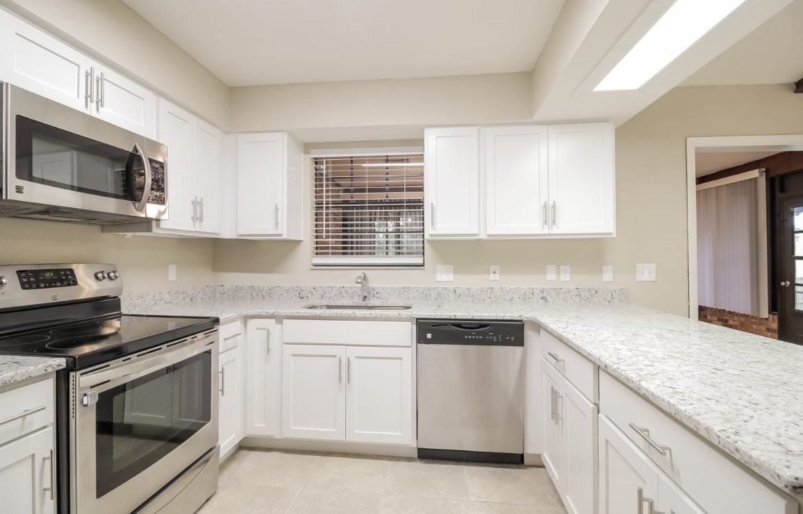 34137 Radio Rd - Photo 5 of 16