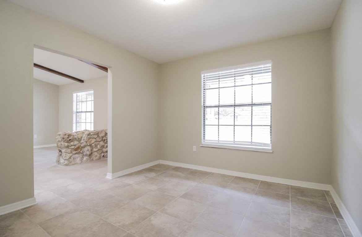 34137 Radio Rd - Photo 7 of 16
