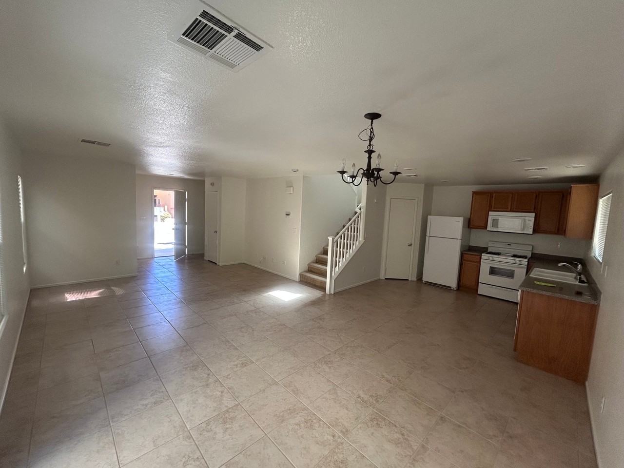 544 Mayfair Pl - Photo 6 of 8