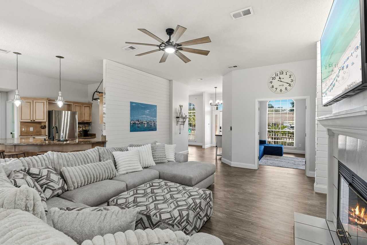 329 Sailfish Cir - Photo 3 of 20