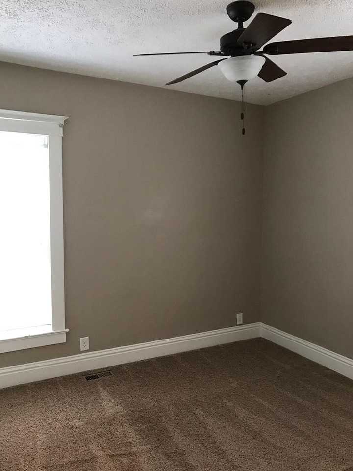 324 Park Ave - Photo 3 of 9