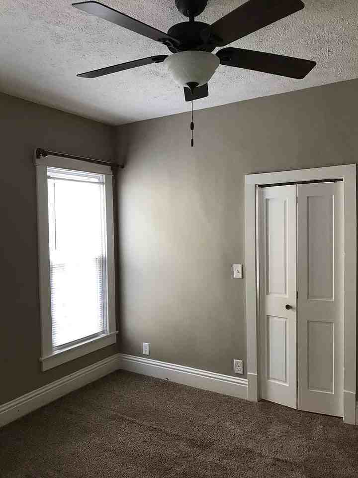 324 Park Ave - Photo 5 of 9