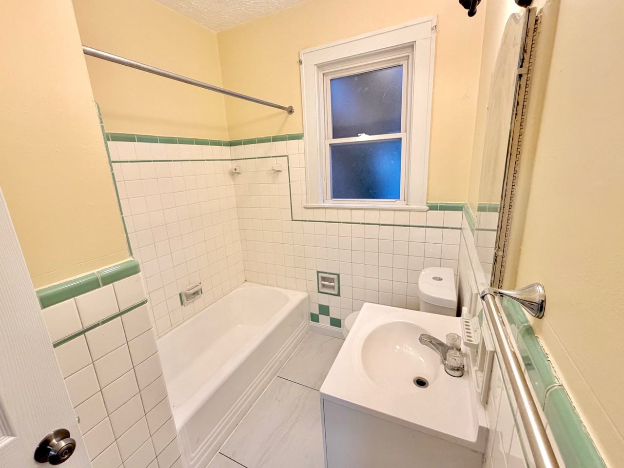 221 N Miami Ave #2 - Photo 3 of 14