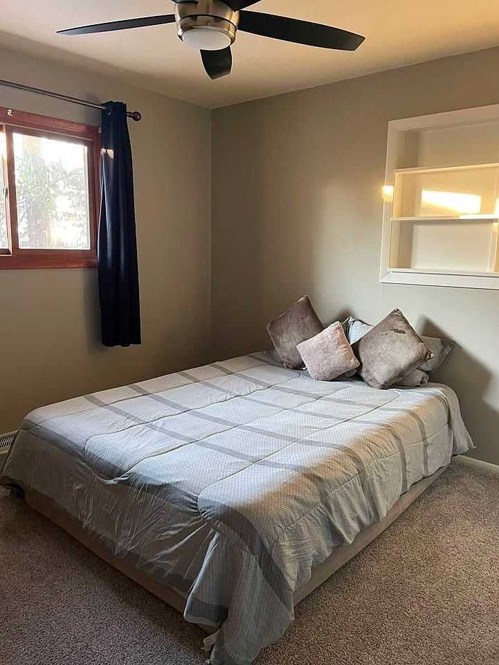 902 E Burkwood Dr - Photo 3 of 7