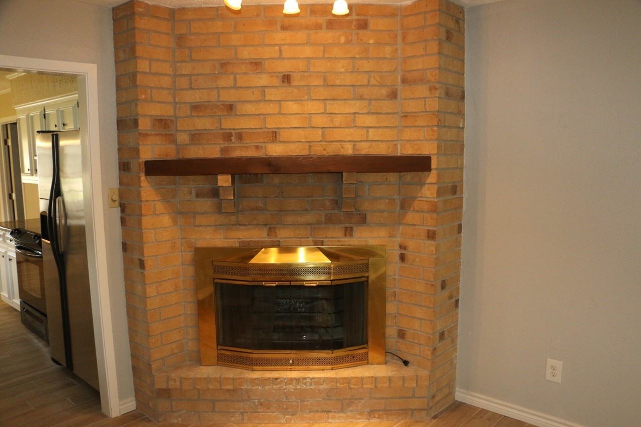 6668 Lexington Dr - Photo 4 of 10