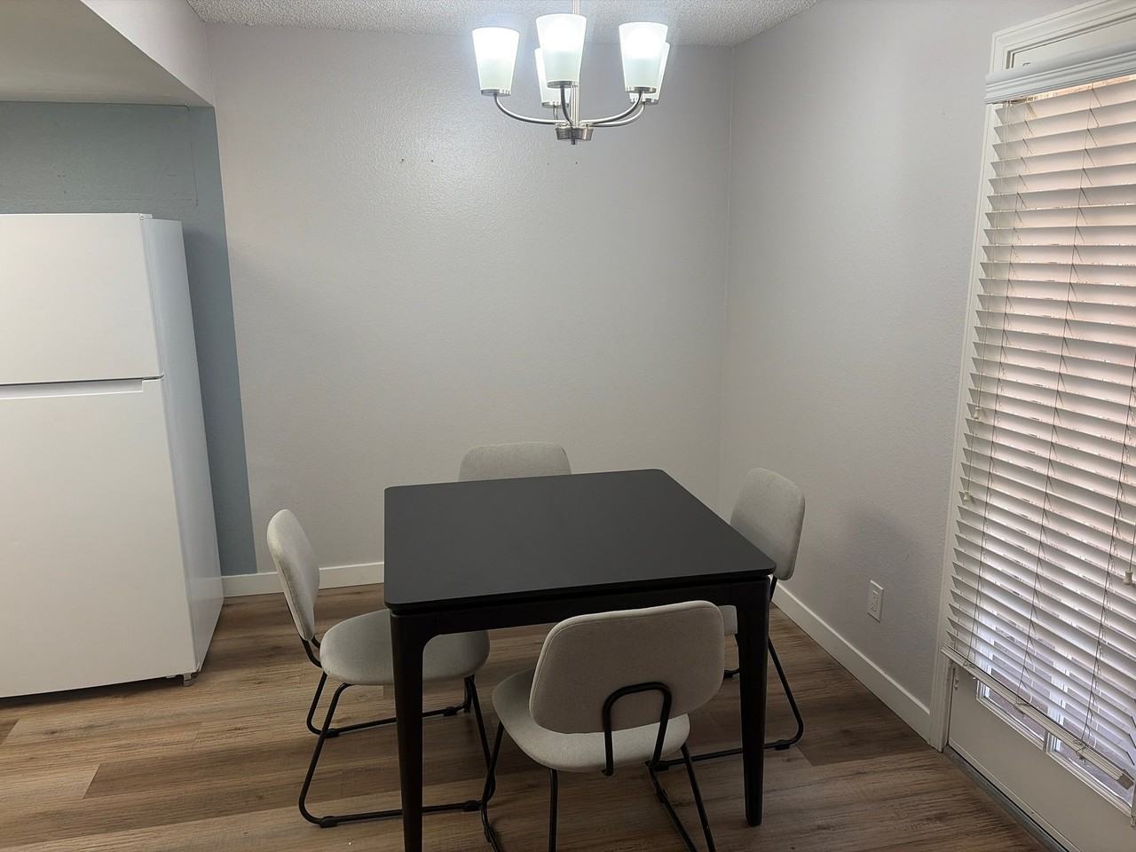 5576 W Rochelle Ave #9C - Photo 2 of 7