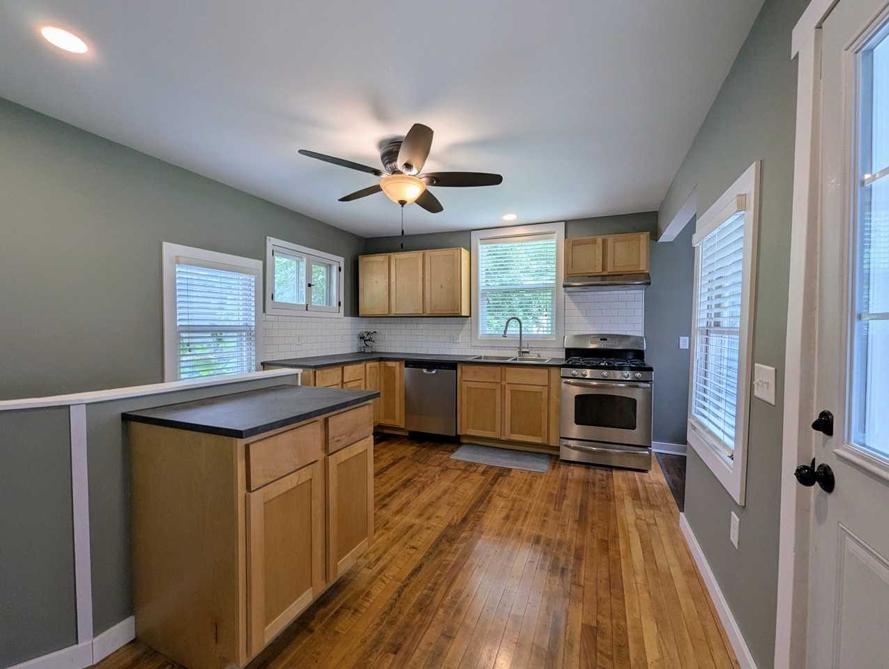 72 Maria Ave - Photo 4 of 20