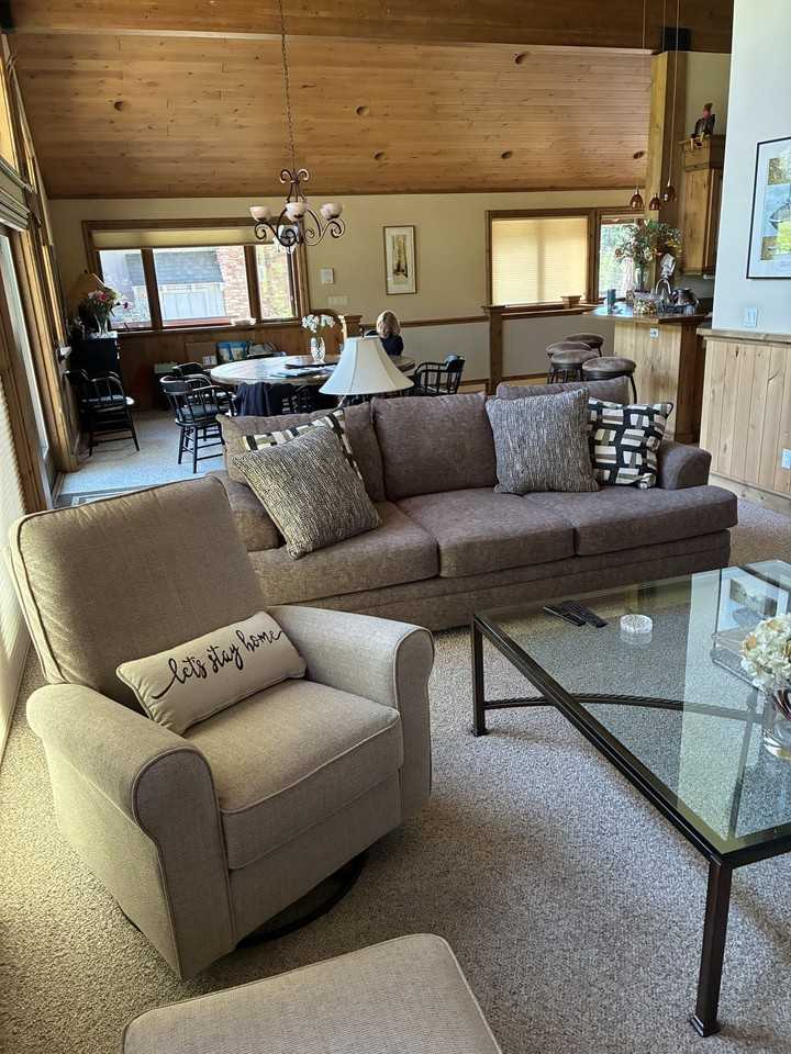 10381 Reynold Way - Photo 3 of 16