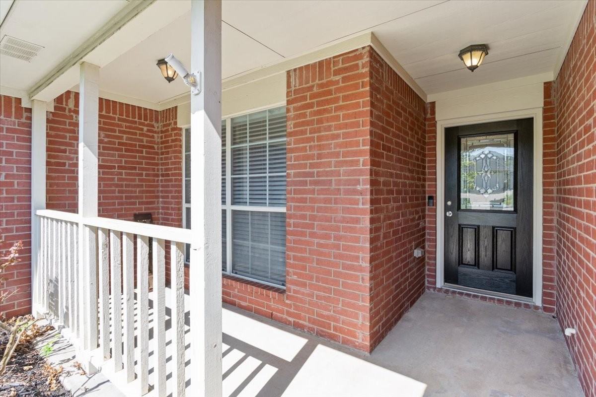 4524 Canyon Rdg - Photo 2 of 20