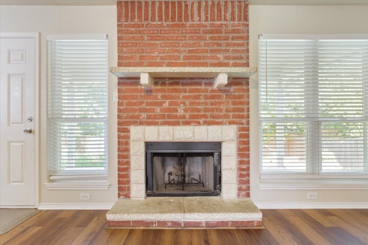 4524 Canyon Rdg - Photo 4 of 20