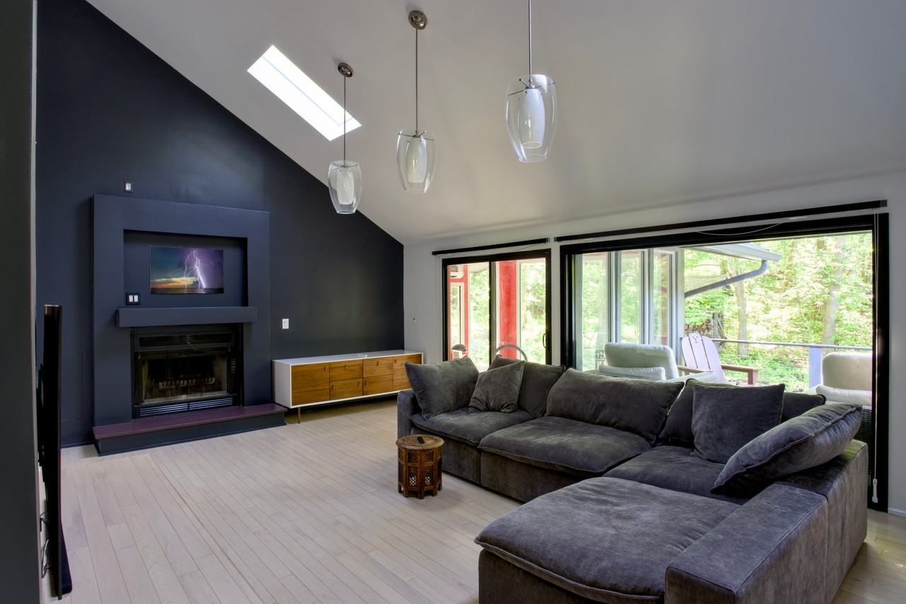 329 Glen Rd - Photo 2 of 20