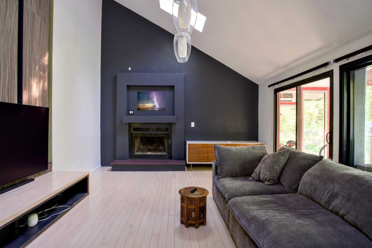 329 Glen Rd - Photo 4 of 20