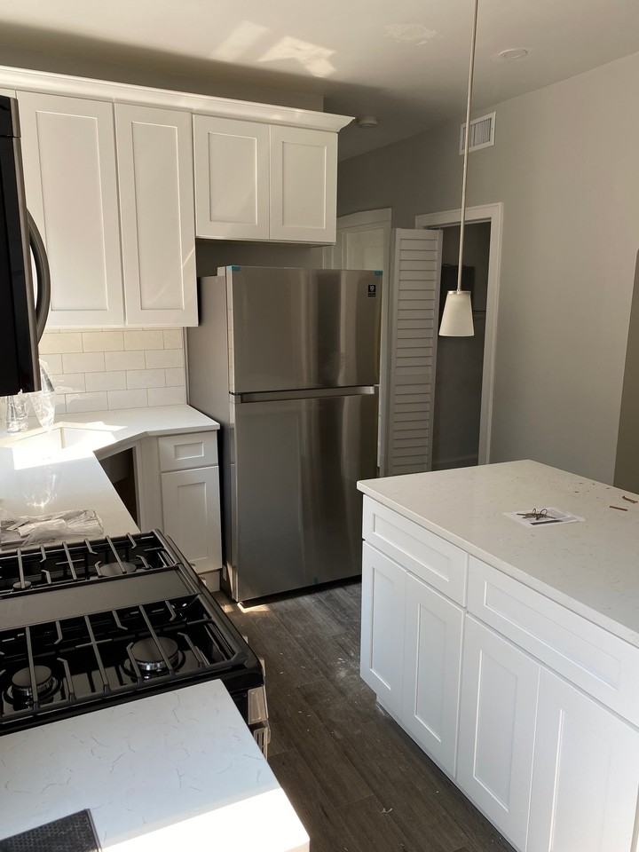 3229 N Hamlin Ave #2F - Photo 2 of 7