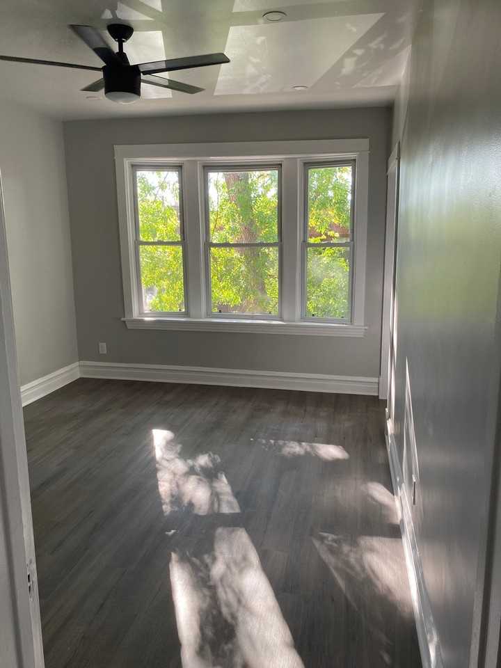 3229 N Hamlin Ave #2F - Photo 6 of 7