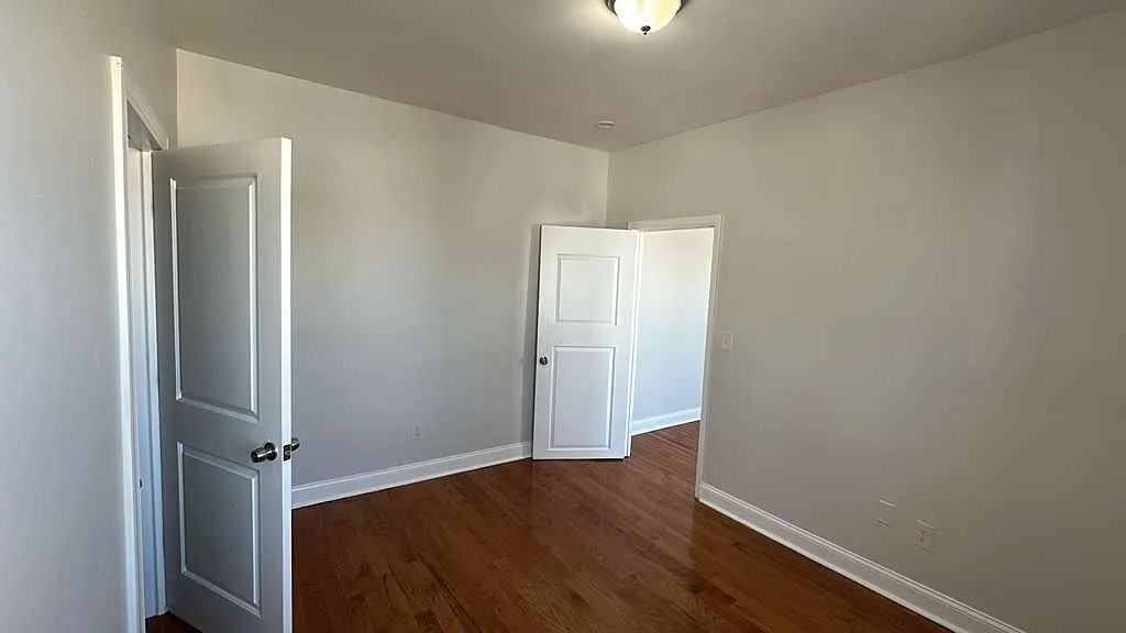 162 Bergen Ave #4B - Photo 3 of 7